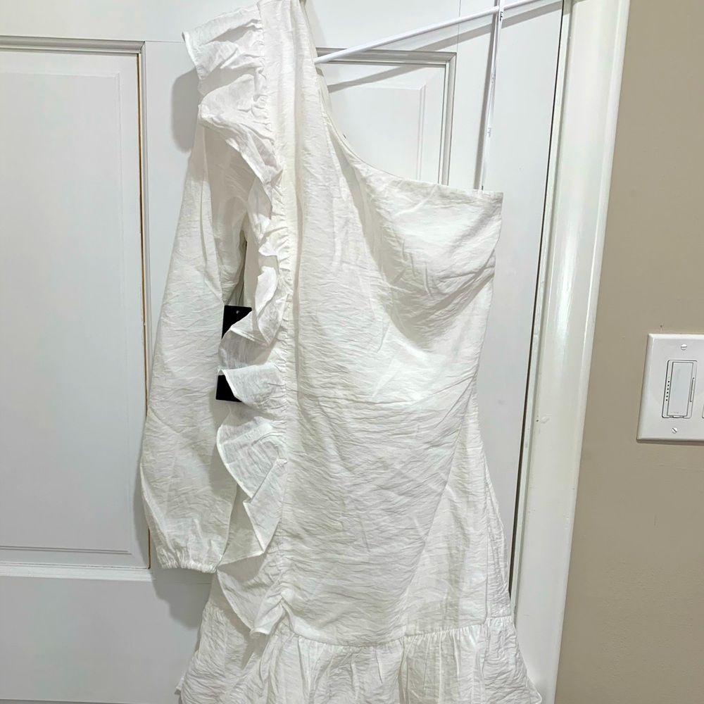 White mini one shoulder dress